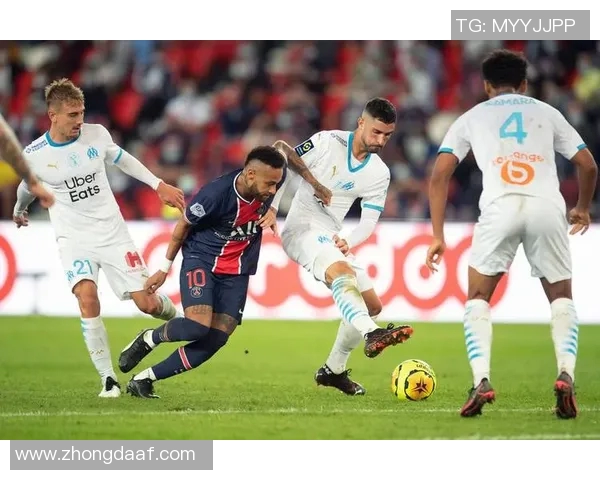 多特蒙德迎战乌迪内斯展现球队实力与战术对决的精彩较量