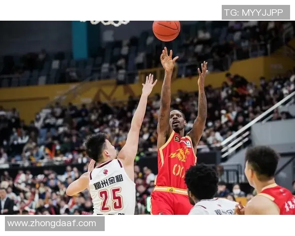 2020年广厦队与四川队激战回顾精彩瞬间与赛季亮点分析